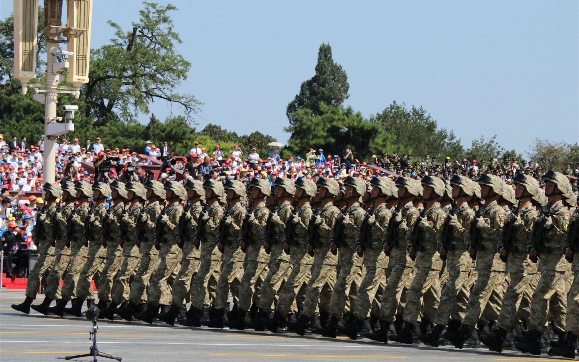 《比赛冠军背后的故事：他们的成长与奋斗》，比赛赢得冠军的稿子
